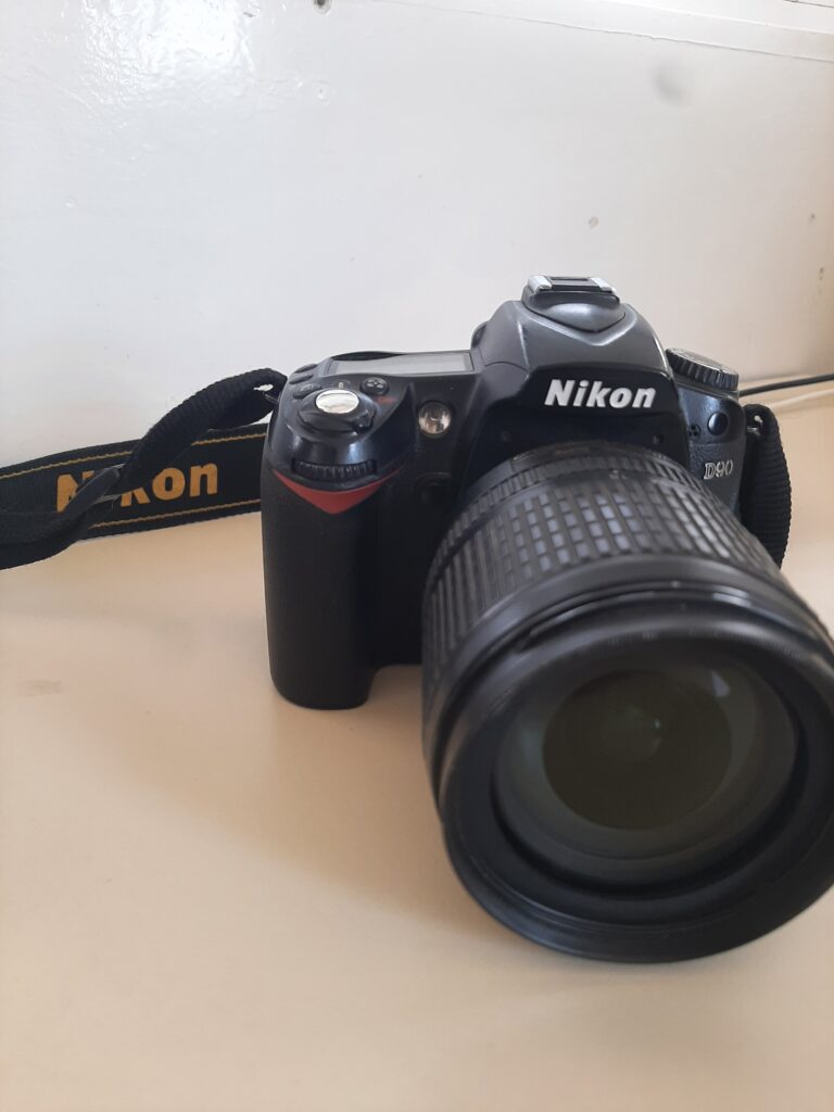 фотоапарат Nikon D90